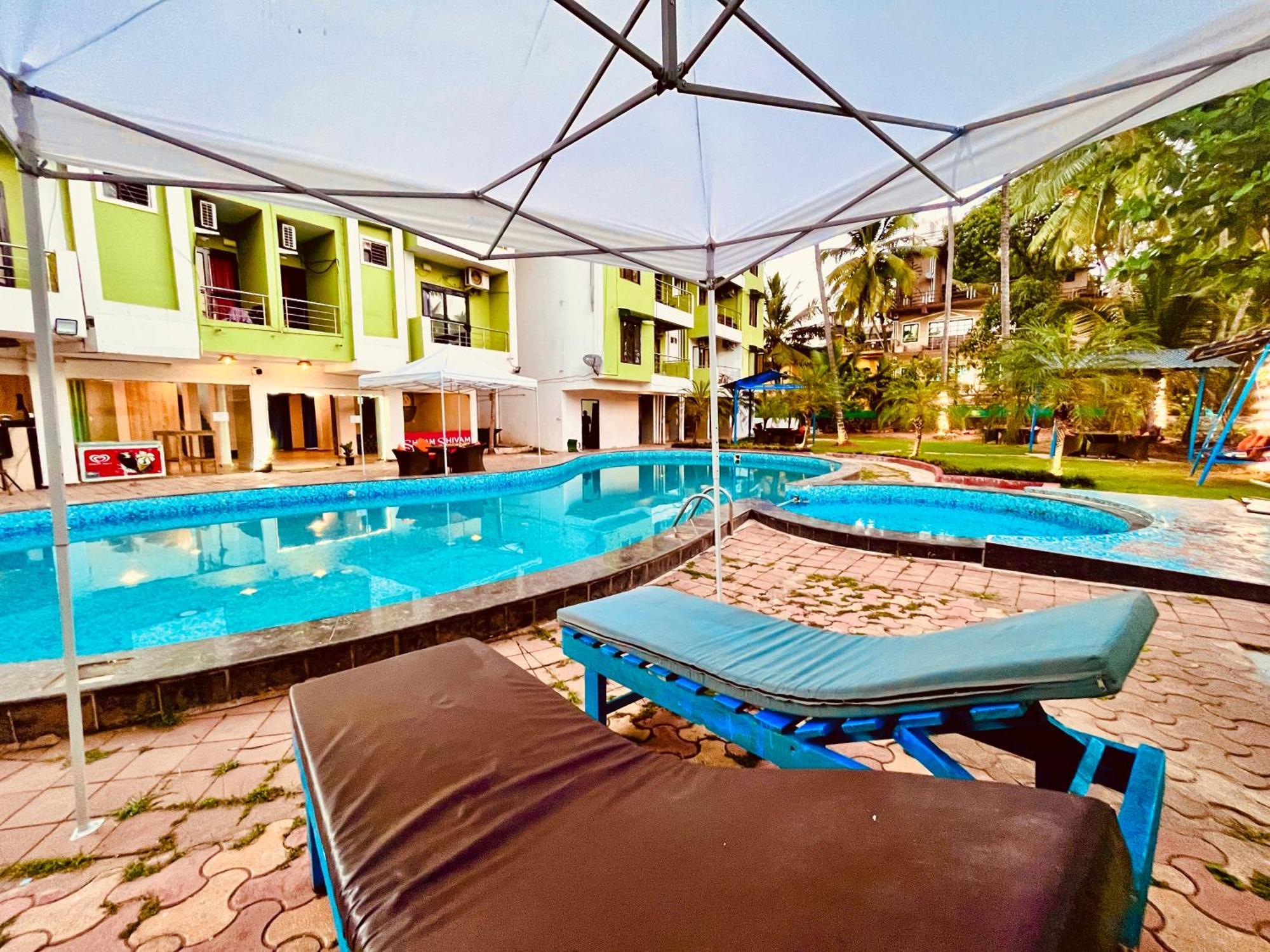 Summer Beach Resort, Goa - #Near Baga Beach #Swimming Pool #Garden #Bar #Lift #Premium Rooms #Property Of The Year #70565-84665 كالانغيُت المظهر الخارجي الصورة