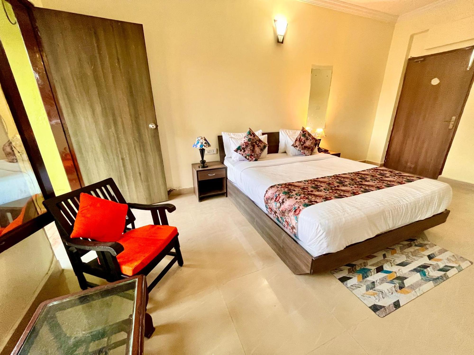 Summer Beach Resort, Goa - #Near Baga Beach #Swimming Pool #Garden #Bar #Lift #Premium Rooms #Property Of The Year #70565-84665 كالانغيُت المظهر الخارجي الصورة